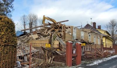 rozbiórka bud A4.jpg