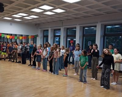 występ wychowanków z okazji Dnia Nauczyciela.jpg