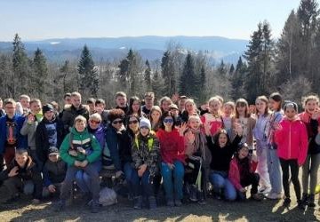 Szkoła Podstawowa w Sierczy, klasy: IV a, V a, VI b