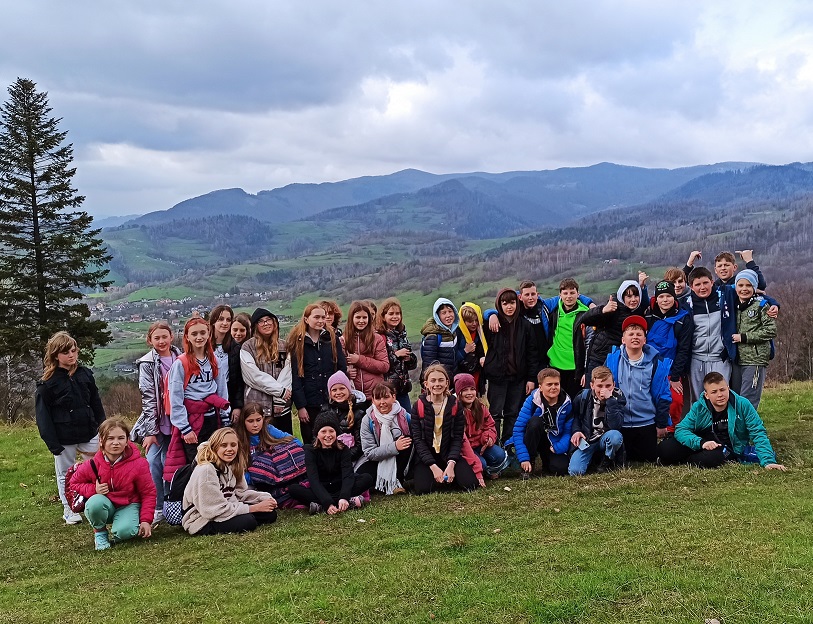 Szkoła Podstawowa  w Rząsce, klasy: V a, V b